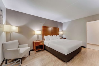 Suite, 1 King Bed, Non Smoking