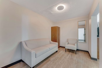 Suite, 1 King Bed, Non Smoking
