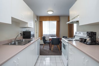 2 Bedroom Suite, 1 King, 1 Queen, Sofa Bed, Kitchen