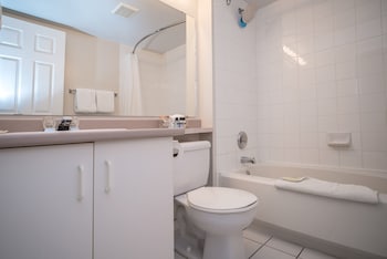 Standard Room, 1 Queen Bed