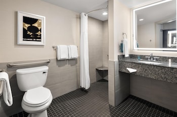 Room, 2 Double Beds, Accessible, Non Smoking (w/ roll-in shower)