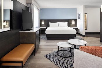 Junior Suite, Non Smoking, No Marina View