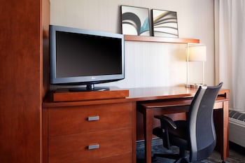 Deluxe Room, 1 King Bed with Sofa bed