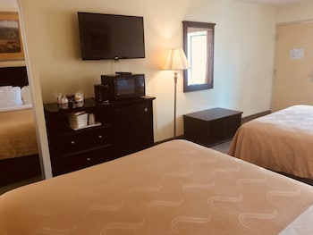 Room, 2 Queen Beds, Accessible, Non Smoking