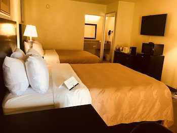 Room, 2 Queen Beds, Accessible, Non Smoking