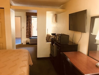 Suite, 1 King Bed, Non Smoking