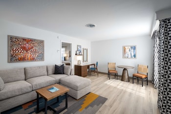 Suite, 1 Bedroom (2 Queens & 1 Sofa Bed)