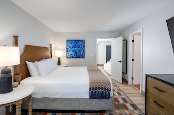Suite, 1 Bedroom (1 King & 1 Sofa Bed)