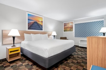 Standard Room, 1 King Bed, Jetted Tub