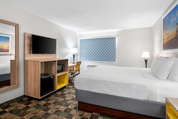Standard Room, 1 King Bed