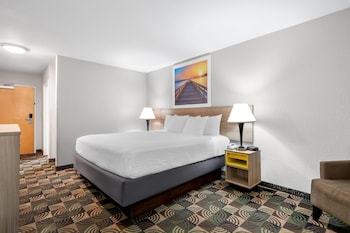 Standard Room, 1 King Bed, Jetted Tub