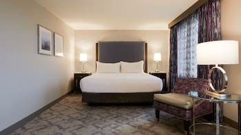 Silver Legacy Junior Suite King Non-Smoking