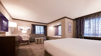 Deluxe Spa Suite with Sofabed 1 King Non-Smoking