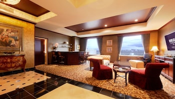 Penthouse One Bedroom Suite