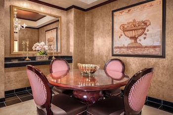 Penthouse One Bedroom Suite