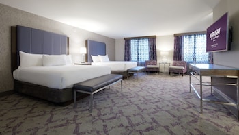 Silver Legacy Junior Suite 2 Queen Non-Smoking
