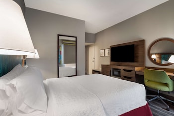 Room, 1 Queen Bed, Accessible, Bathtub
