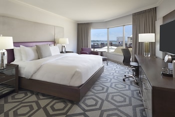 Premium Room, 1 King Bed, Club Lounge Access