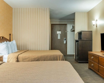 Standard Room, 2 Queen Beds, Non Smoking