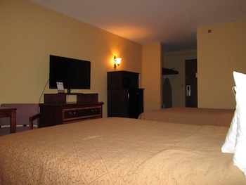 Standard Room, 2 Queen Beds, Non Smoking