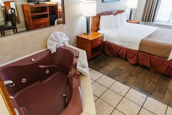 Standard Room, 1 King Bed, Non Smoking, Hot Tub