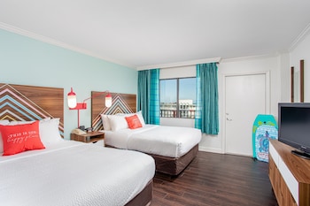 One Bedroom Queen Suite - Ocean view