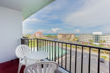 One Bedroom Queen Suite - Ocean view