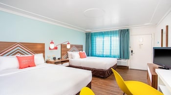 Standard Room, Poolside