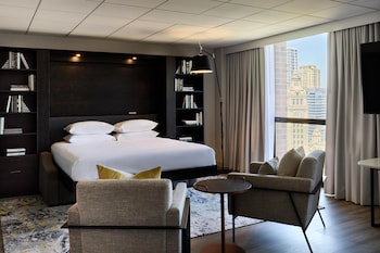 Deluxe Suite (Millennium Suite)