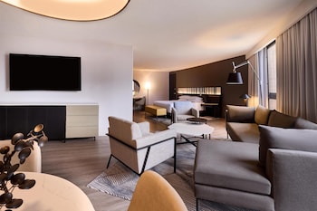 Junior Suite (Skyline Suite)