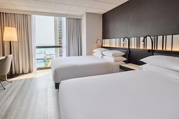 Room, 2 Queen Beds, Lake View
