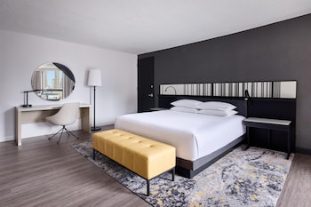 Junior Suite (Skyline Suite)