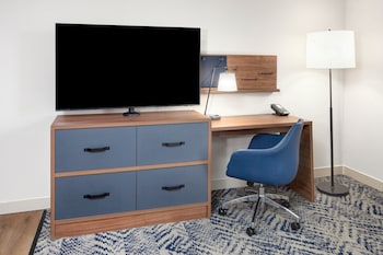 Room, 1 Queen Bed, Roll-in Shower (Communications, Roll-In Shower)