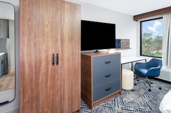 Studio Suite, 1 Queen Bed