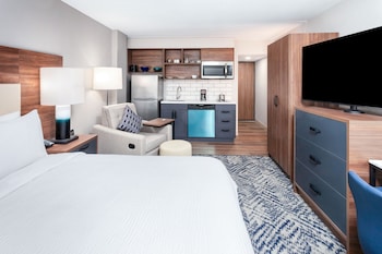 Studio Suite, 1 Queen Bed