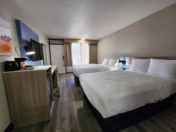 Room, 2 Double Beds, Mobility Accessible, Non Smoking (Mobility, Bathtub W/grab Bars)