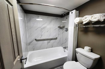 Room, 1 King Bed, Mobility Accessible, Non Smoking (Mobility, Bathtub W/grab Bars)