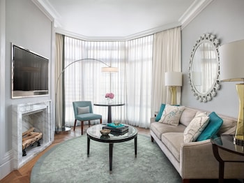 Club Executive One-Bedroom Suite Twin