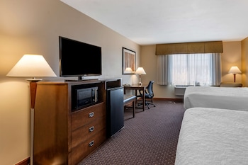 Standard Room, 2 Queen Beds, Non Smoking, Microwave
