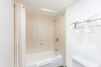 Standard Room, 2 Queen Beds