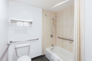 Room, 1 King Bed, Accessible, Non Smoking (Mobility/Hearing Impaired)