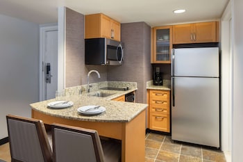 Suite, 1 Queen Bed with Sofa bed (Executive Corner One Bedroom)