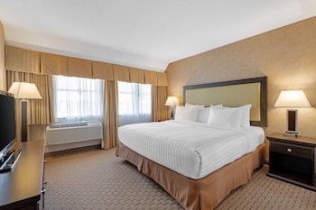 Suite, 1 King Bed with Sofa bed, Non Smoking, Refrigerator & Microwave (with Sofabed)