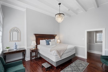 Premium Room, 1 King Bed, Non Smoking