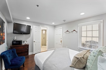 Comfort Room, 1 Queen Bed, Non Smoking