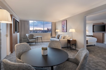 Suite, 1 Bedroom, Park View