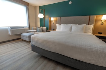 Standard Room, 1 Queen Bed, Mobility Accessible