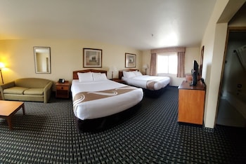 Room, 2 Queen Beds, Non Smoking, Ground Floor (Pet Friendly)