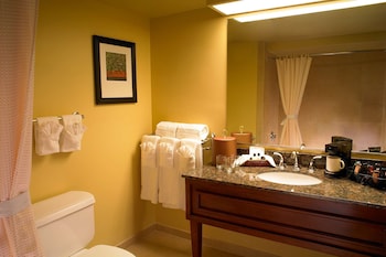 Room, 2 Queen Beds, River View