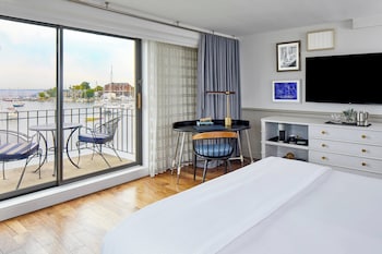 Room, 1 King Bed, Balcony
